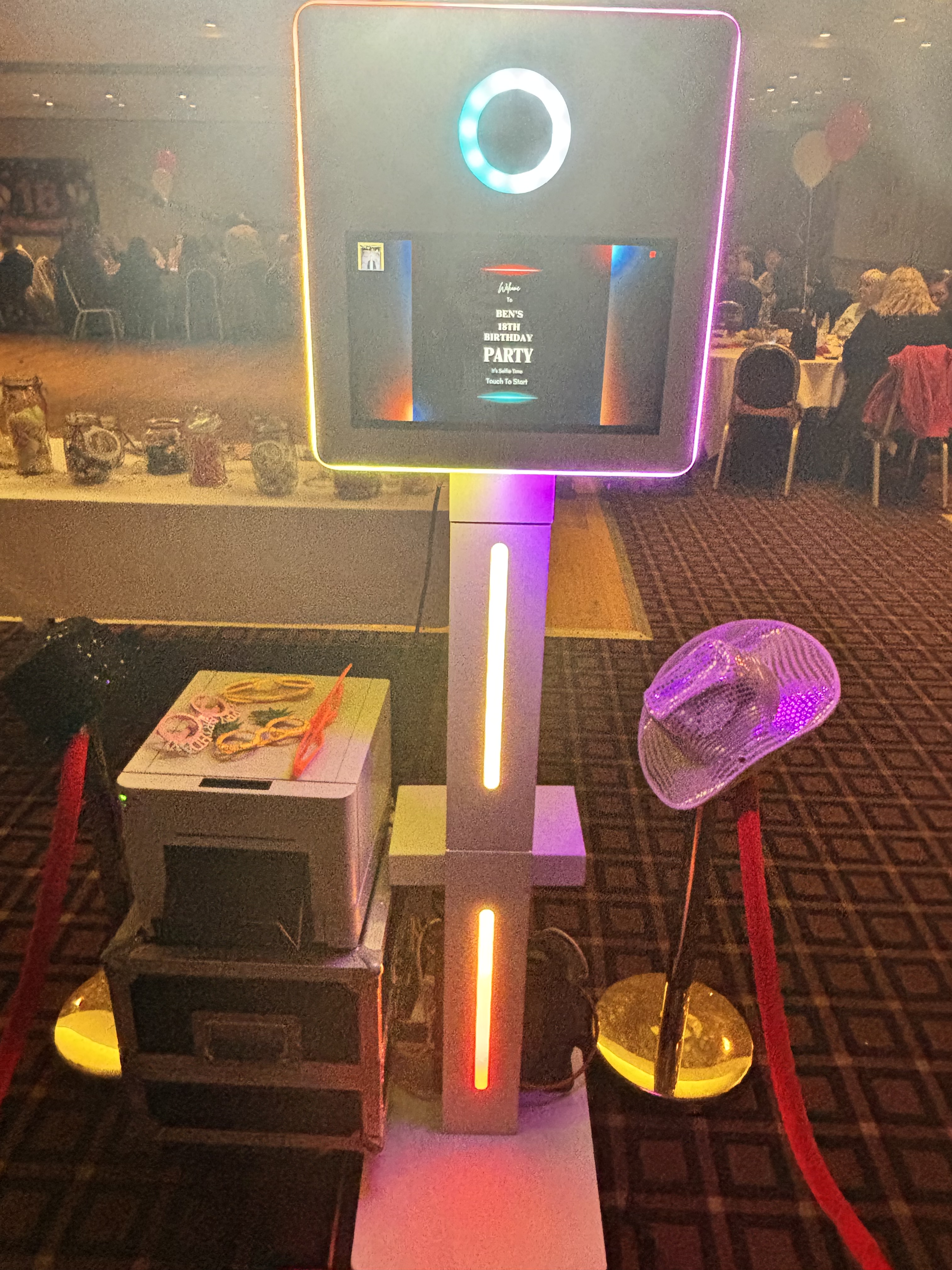 Selfie Photo Booth Offers – Acorn Party Hire